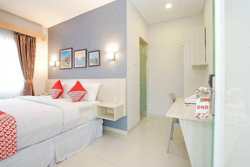 Oyo 272 M Suite Residence マラン エクステリア 写真